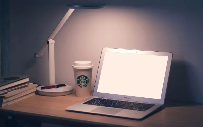 cara mengatasi layar laptop putih semua