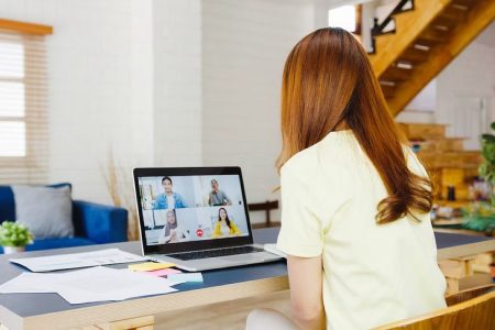 Cara Tetap Produktif dan Efektif Bekerja Dari Rumah – EF EFEKTA English for Adults